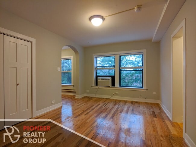 Building Photo - 535 W Arlington Pl Unit 305 Rental