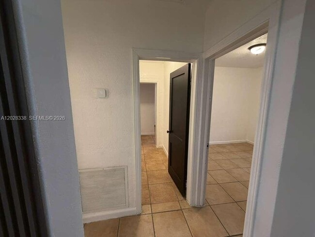 Photo - 165 Lawn Way