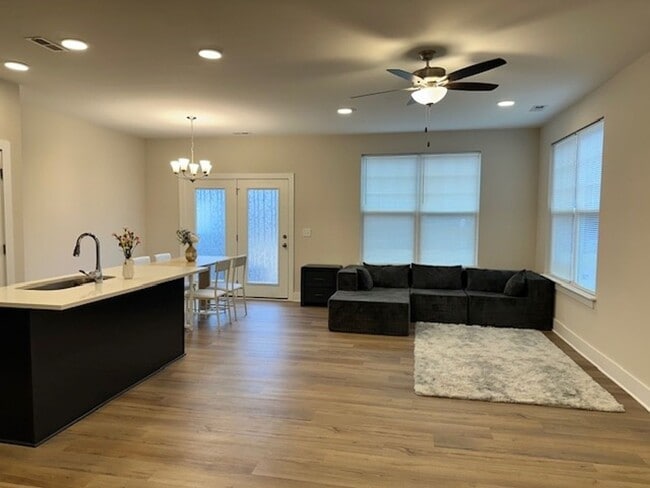 Photo - 816 Pryor St