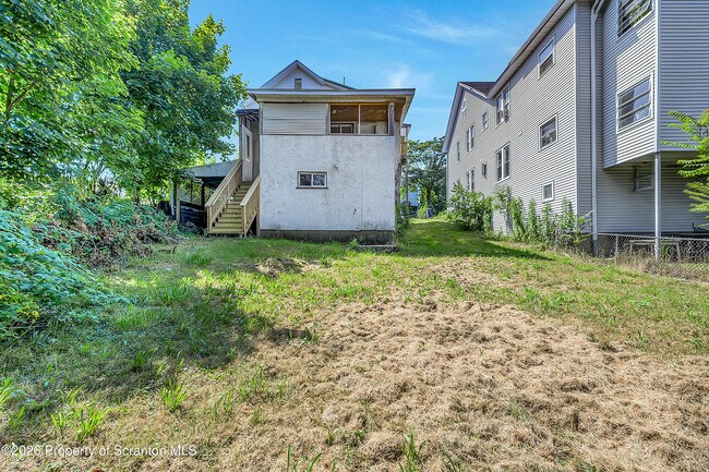 Photo - 958 Ridge Ave