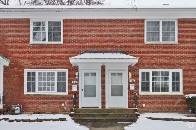 Building Photo - 930 N Prairie Ave Rental