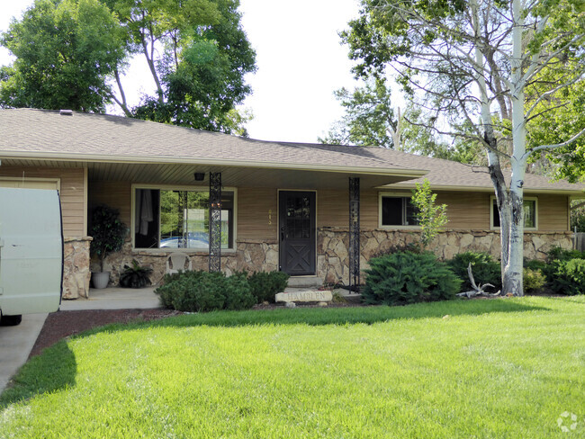 Building Photo - 813 Sherry Dr Rental