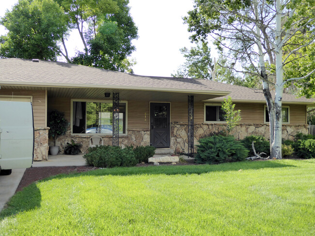 Building Photo - 813 Sherry Dr Rental