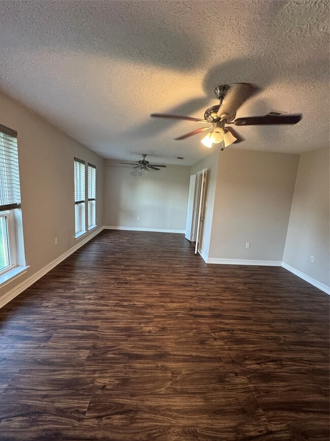 Photo - 16510 Oxnard Ln