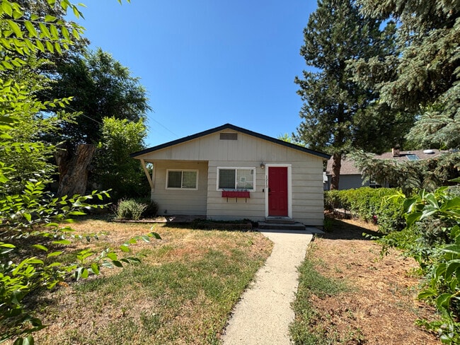 Building Photo - 1213 W Highland St Rental
