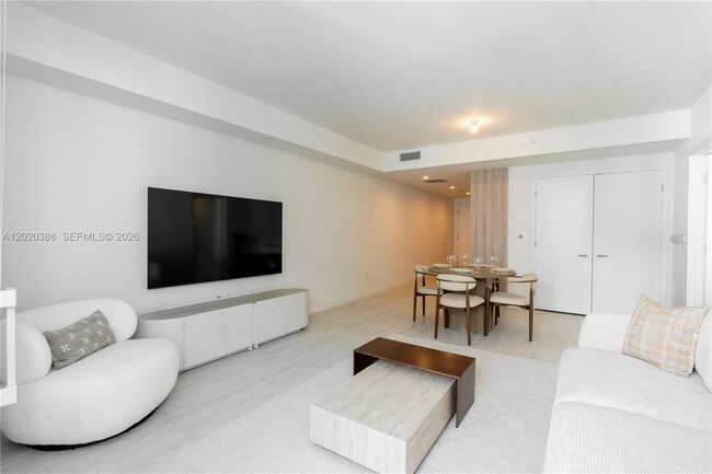 Photo - 77 SE 5th St Unit 3914