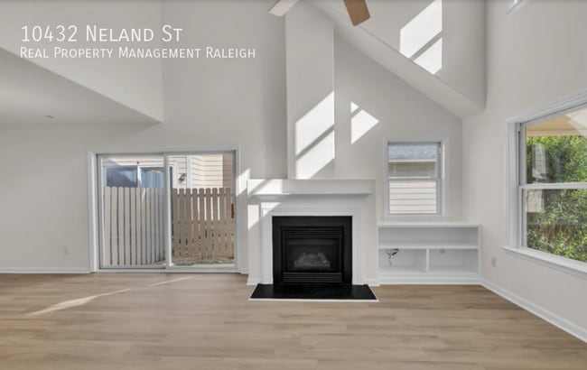 Photo - 10432 Neland St