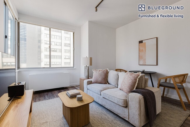 Building Photo - 556 3rd Ave Rental