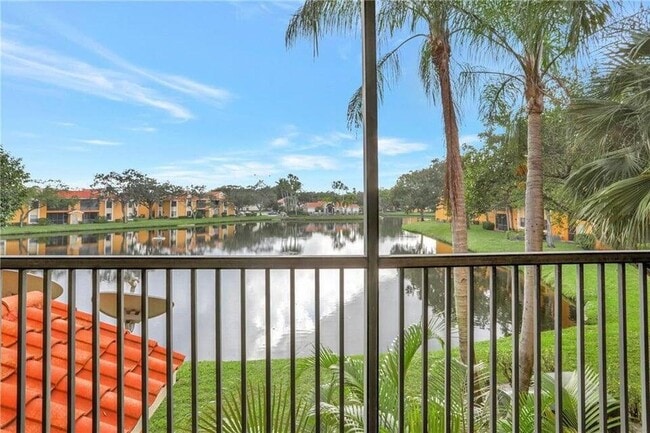 Building Photo - 3857 Coral Tree Cir Unit 204