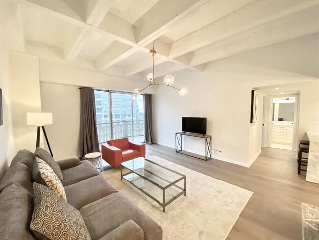 Photo - 2016 Main St Unit 1013