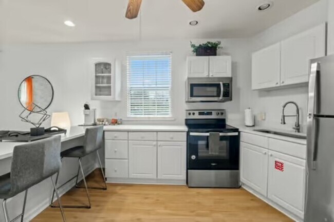 Photo - 214 San Marco Ave Unit Apt B