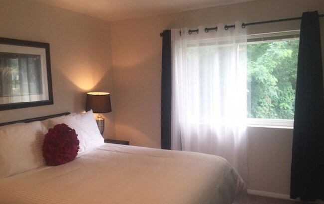 Photo - Round Hill Apartments of Chevy Chase