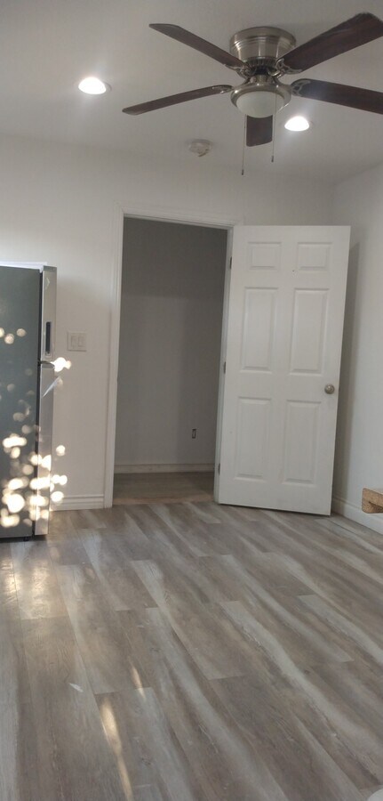 Photo - 443 W 52nd St Unit 4