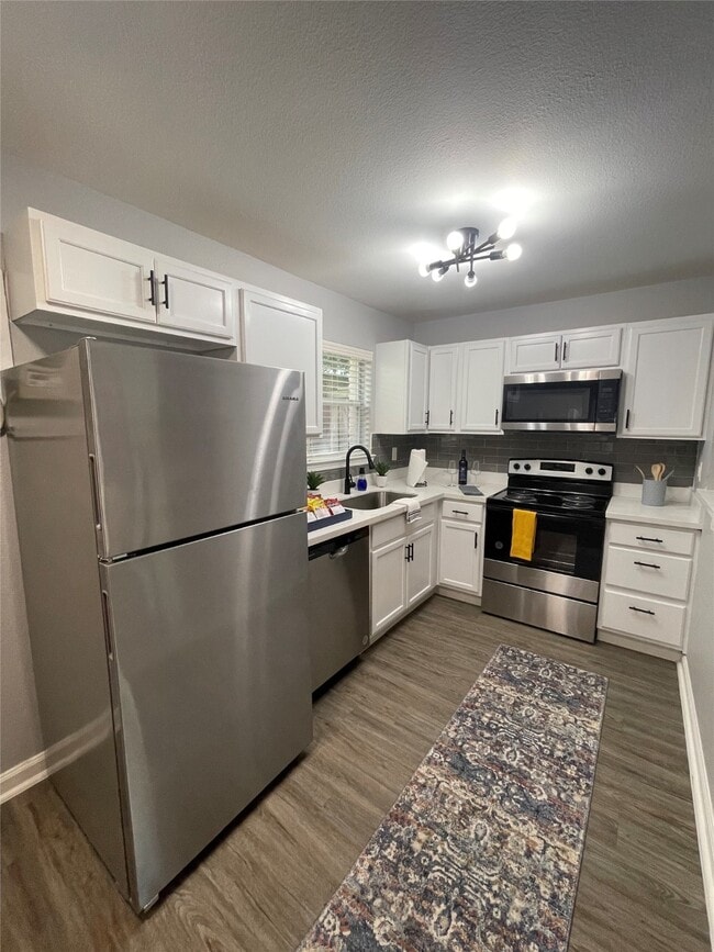 Building Photo - 1225 W 25th St Unit 2 Rental