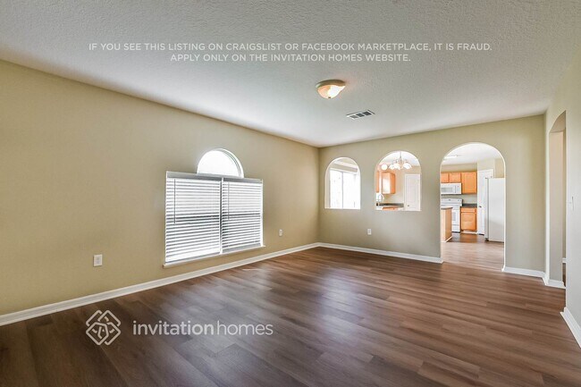 Photo - 281 McKay Blvd