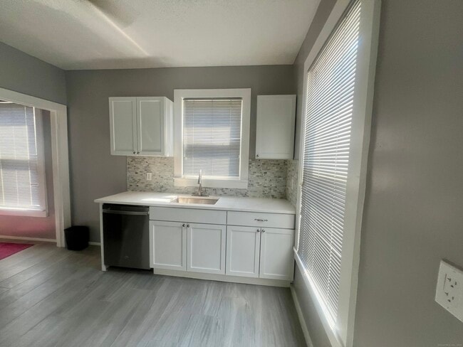 Photo - 360 Sherman Ave