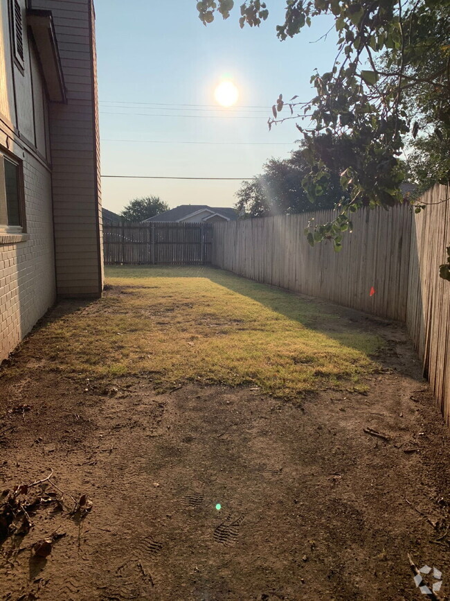 Building Photo - Cute duplex in North Lubbock Rental