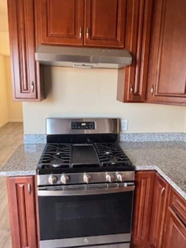 743 Iowa Ave Unit B