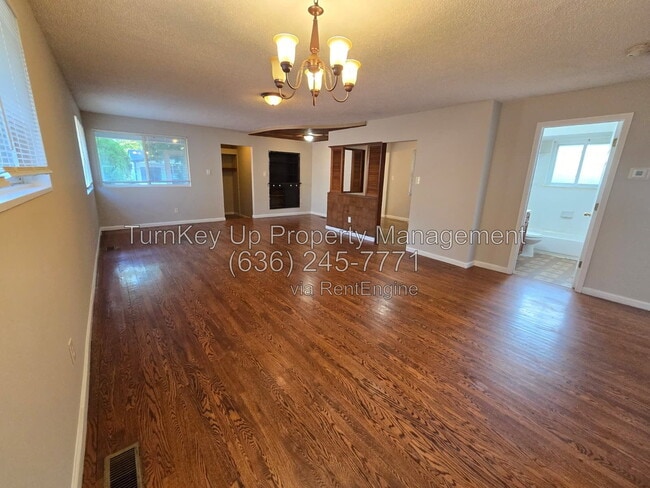 2223 Lovett Dr