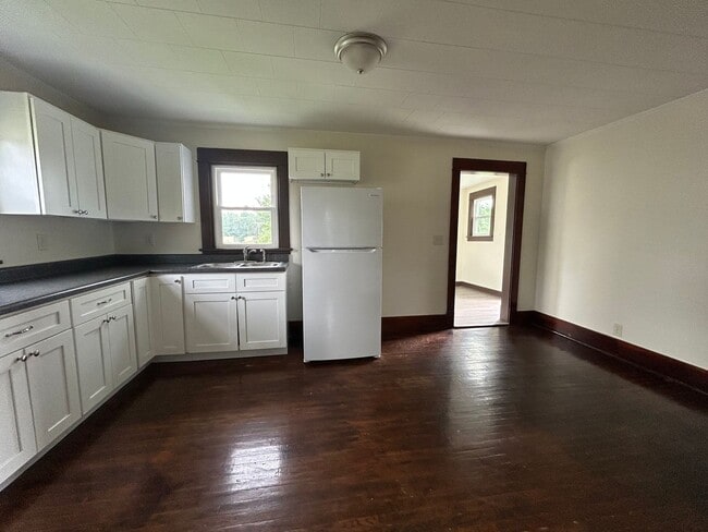 563 Barkeyville Rd