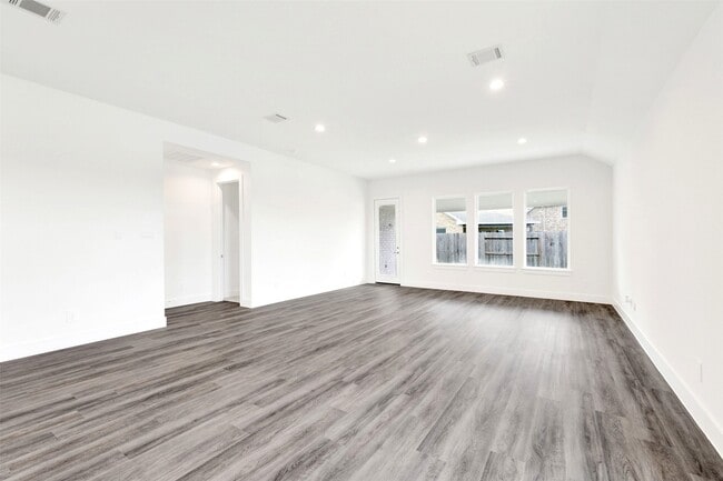 Photo - 153 Aurora Spgs Dr