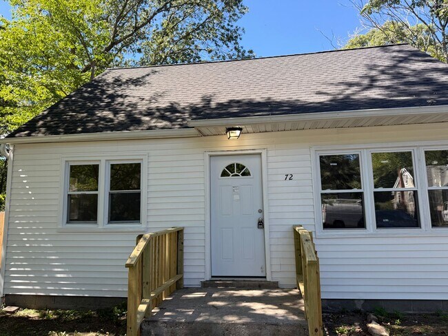 Building Photo - Turn-Key 4 Bedroom Home with Spacious Backyard – Coram, NY