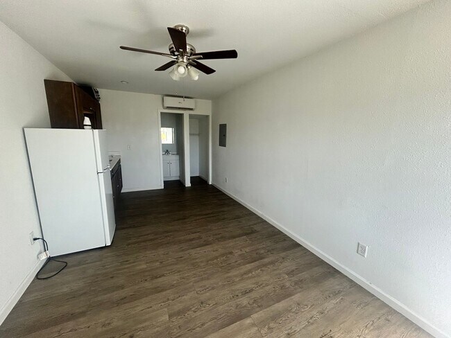 Photo - 143 Claire Ave Unidad 143 Claire Ave N  102