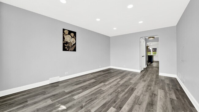 Photo - 8614 S Kolin Ave