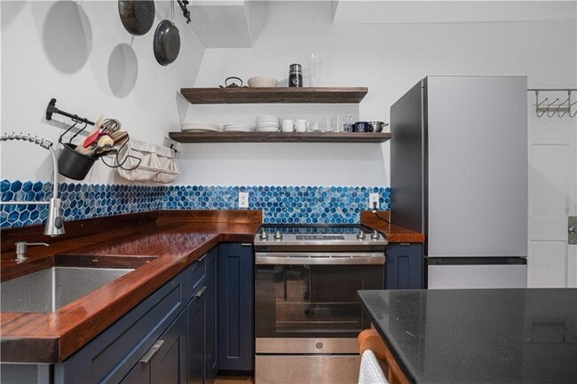 Photo - 35 Pelham St Unit PHE