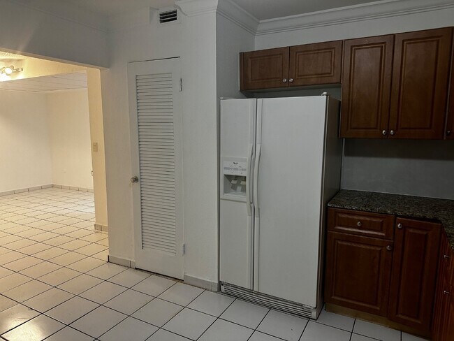 Photo - 5100 SW 41st St