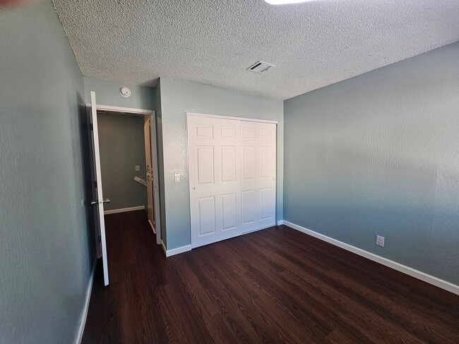 Photo - Sunny and Bright 2 Bedroom Townhouse in Vallejo CA