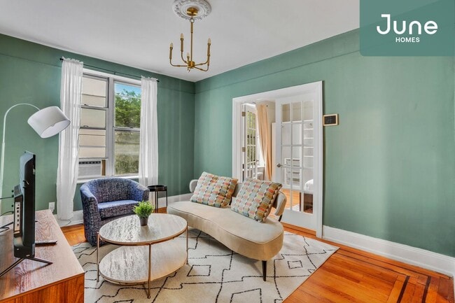 Photo - ROOM ONLY in 3-bed/1.0-bath Home Unit B