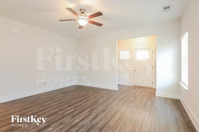 Photo - 1414 Woodridge Pl
