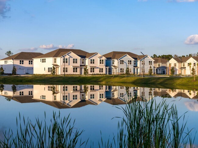 Encuentra la casa adosada de tus sueños y experimenta lo mejor de la vida en Kissimmee. - Amavi Kissimmee