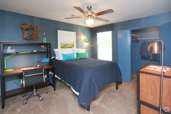 3BR 3BA (Town House)- Bedroom