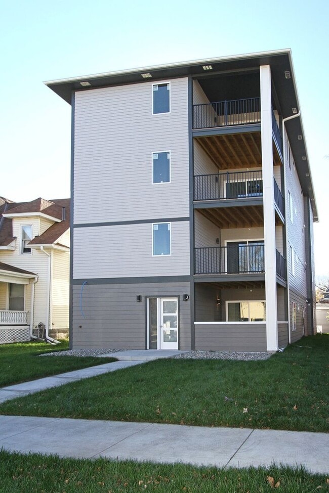 Photo - 1515 F St Unit 2