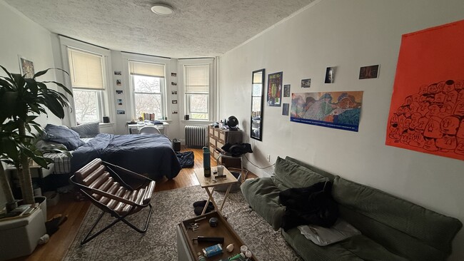 Building Photo - 199 Park Dr