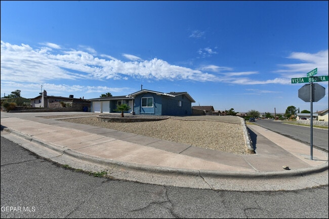 Photo - 233 Vista Bonita St