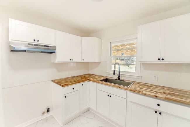 Photo - AVAILABLE JUNE 1st- 3 BEDROOM 2 BATHS