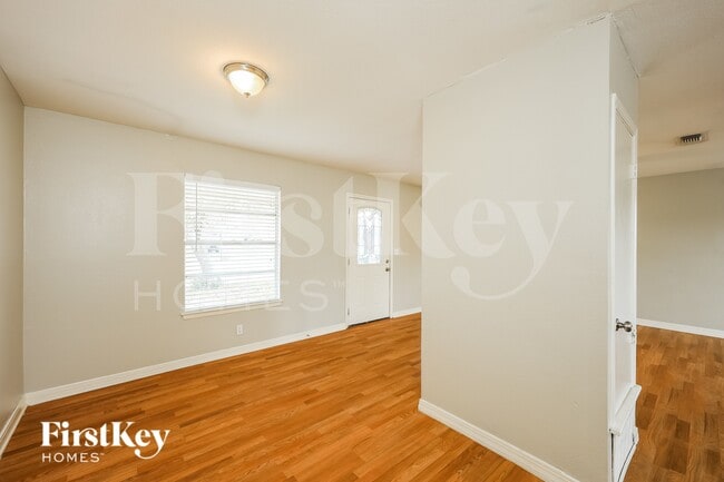 Photo - 1802 Wilsons Creek St