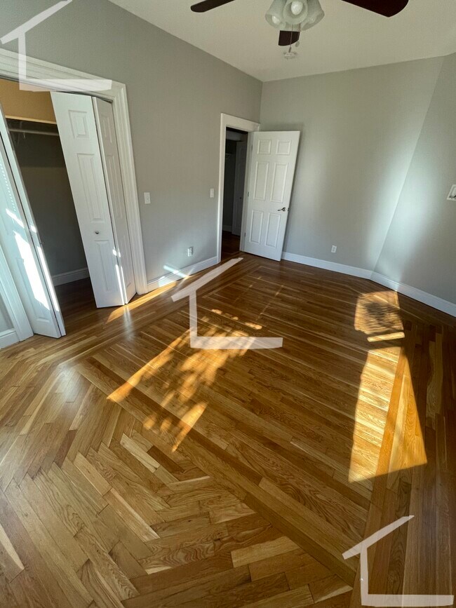 Photo - 166 Hampshire St