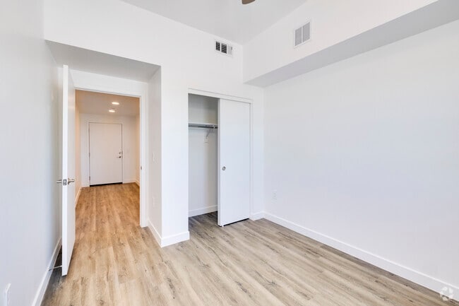 2BR, 1BA - 801SF - Second Bedroom