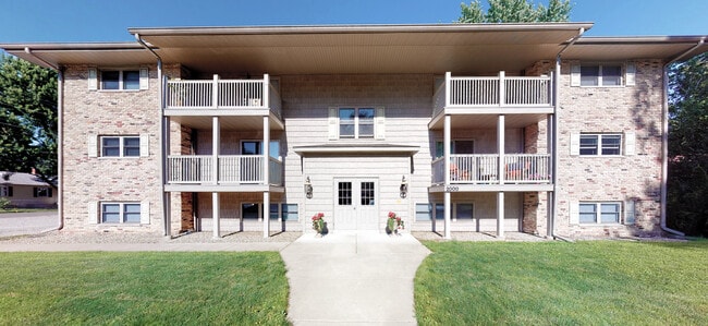 Building Photo - 2000 S Douglas Ave Unit 6