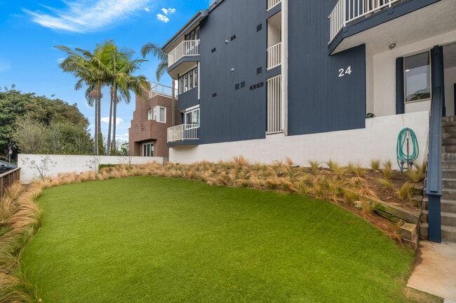 Building Photo - 24 Westwind St Unit F