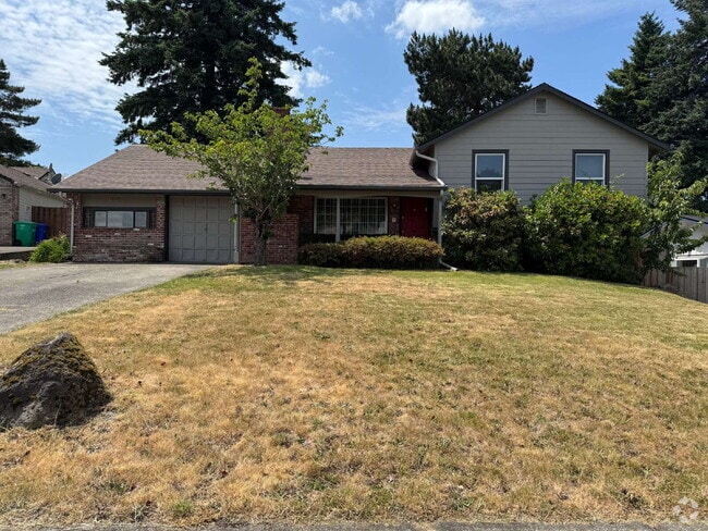 Building Photo - Large 4 Bedroom / 3 Bathroom, Split-level ... Rental