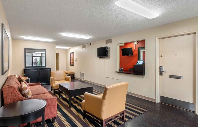 Furnished Studio-Evansville - East