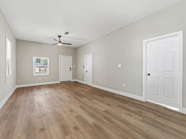 Photo - 1740 W Cherry St