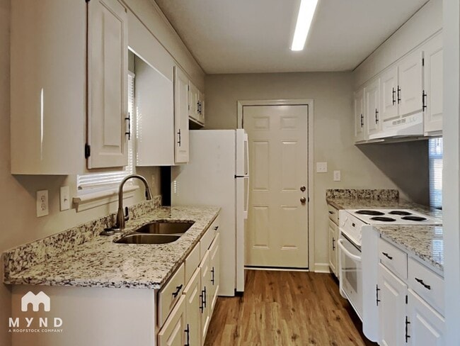 Photo - 2241 Thornfield Rd