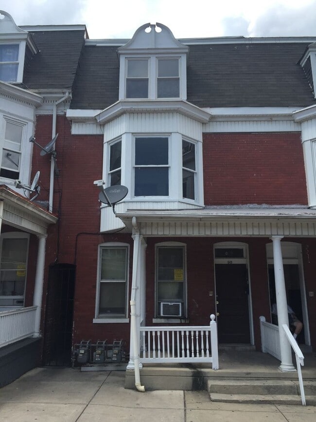 Building Photo - 3 bedroom apartment in West End of York City