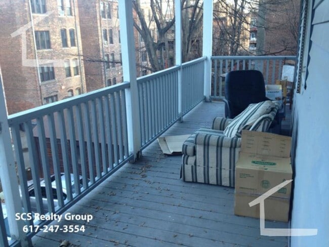 Building Photo - Modern 3BR Apartment for Rent – Pet Friendly, Laundry in Building